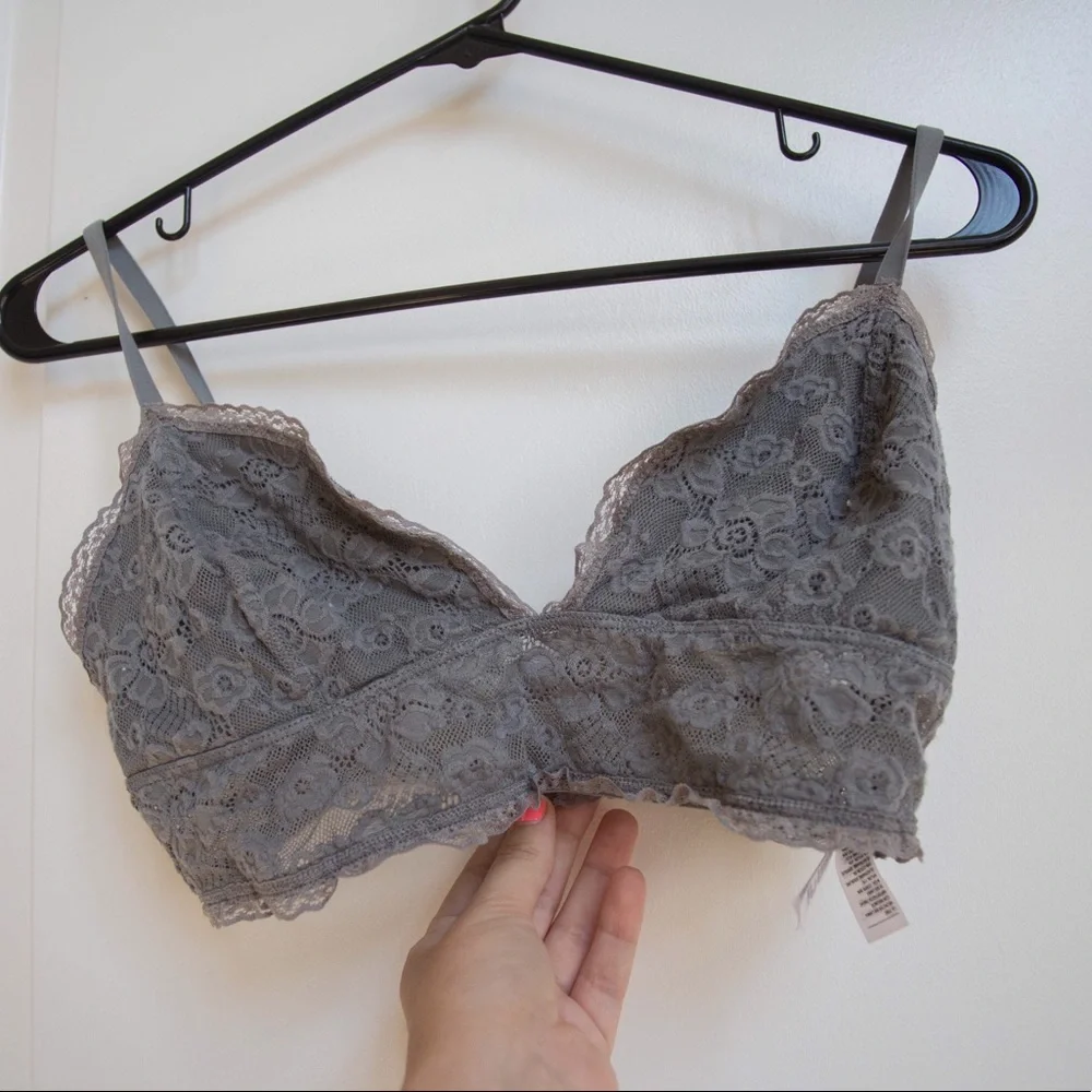 Set of 2 Old Navy bralettes size medium